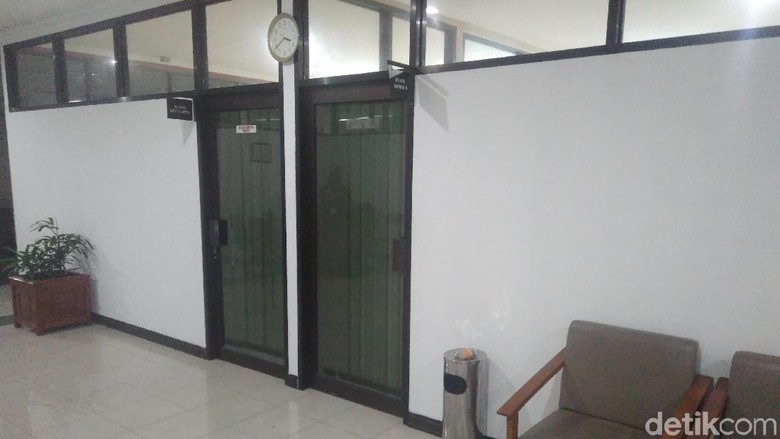 Dompet Berisi Uang Rp 5 Juta Digondol Maling di Gedung DPRD Yogya Dompet Berisi Uang Rp 5 Juta Digondol Maling di Gedung DPRD Yogya