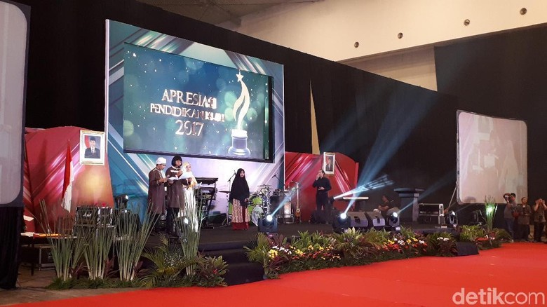 Menag Lukman Hadiri Acara Apresiasi Pendidikan Islam 2017 Menag Lukman Hadiri Acara Apresiasi Pendidikan Islam 2017