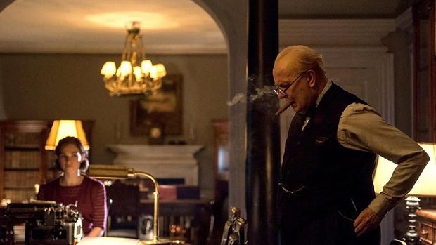 'Darkest Hour': Kemenangan Paripurna Gary Oldman
