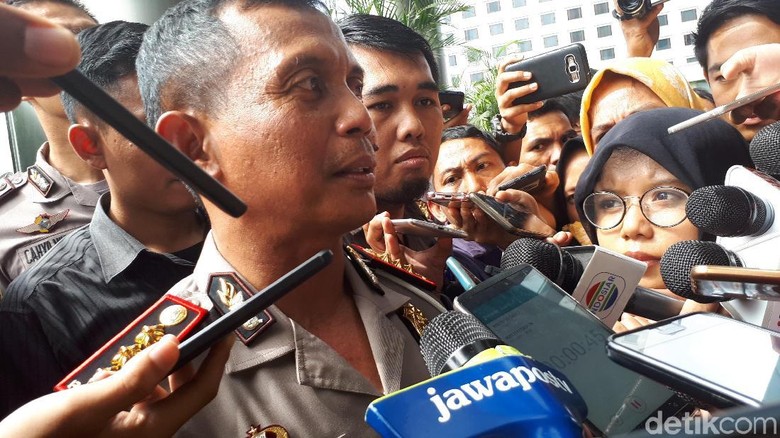 Kasus Terobos Busway, Dirlantas Akui Anggotanya Kawal Dewi Persik Kasus Terobos Busway, Dirlantas Akui Anggotanya Kawal Dewi Persik