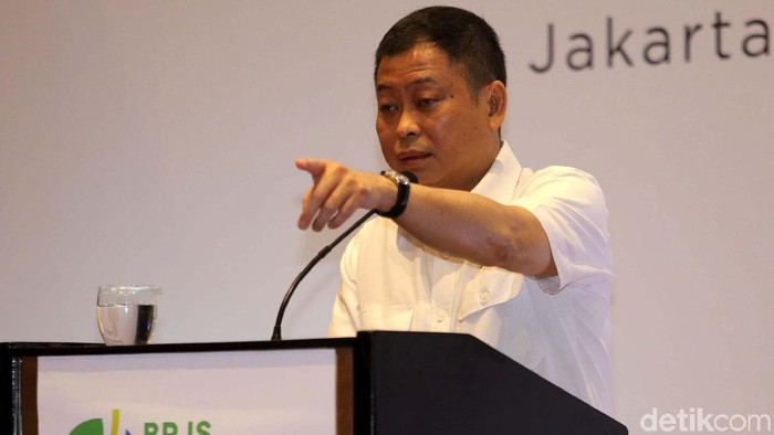 Menteri ESDM, Ignasius Jonan menghadiri seminar nasional BPJS Ketenagakerjaan bertajuk Membentuk Solusi Kolaborasi: Inovasi Dalam sektor Publik di Jakarta.