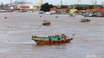 Melihat Kesibukan Sungai Musi Melihat Kesibukan Sungai Musi