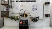Peralatan teknologi untuk pelatihan mahasiswa.