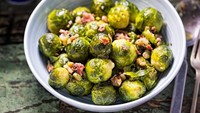 Sayuran mini mirip kubis atau kol ini bernama Brussels sprouts. Mengandung banyak nutrisi, sayuran ini banyak diolah jadi hidangan sehat. Foto: iStock