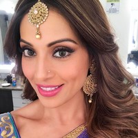 Bipasha Basu adalah artis cantik India dan juga mantan kekasih dari Cristiano Ronaldo. Karena kecantikannya pemain bola asal Real Madrid itu kepincut menjadi kekasihnya. Foto: Instagram