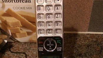 Salah meletakkan posisi telepon saat dicharge. (Foto: Boredpanda)