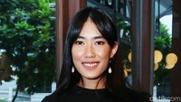 Ia tampil dengan busana serba hitam di acara tersebut. Pool/Ismail/detikFoto.
