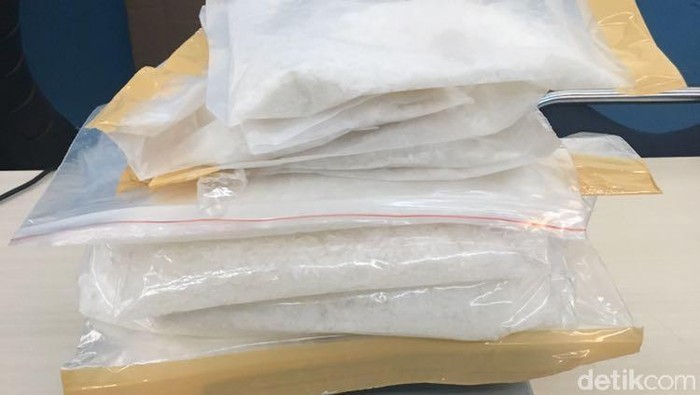 Selundupkan 2,9 Kg Sabu dari Malaysia, 2 Pria Ini Ditangkap