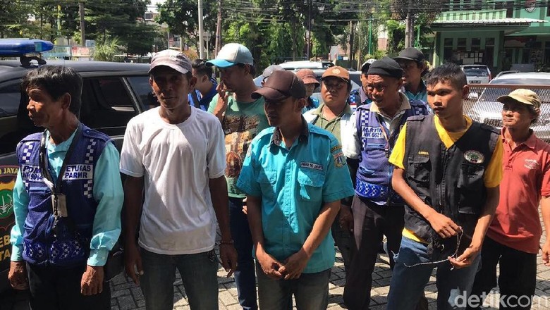 Temukan Juru Parkir Liar di DKI? Lapor ke Nomor Ini! Temukan Juru Parkir Liar di DKI? Lapor ke Nomor Ini!