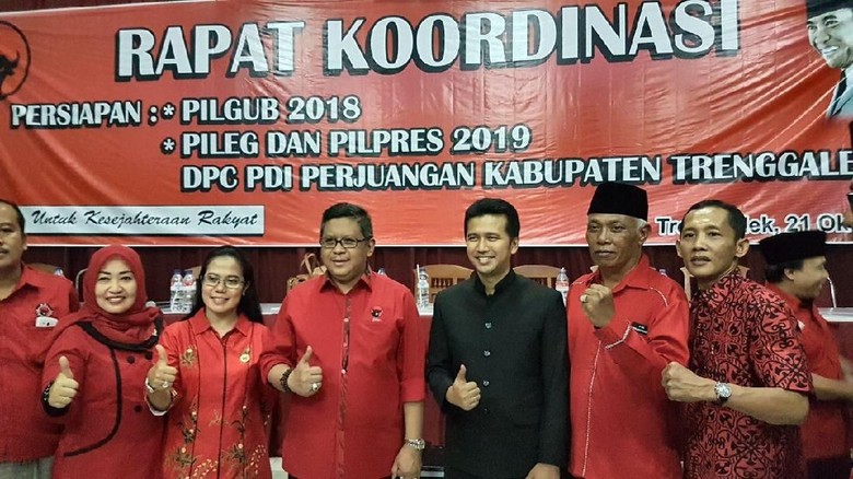 PDIP Tiga Kali Pertahankan Emil dari Rayuan Kubu Khofifah PDIP Tiga Kali Pertahankan Emil dari Rayuan Kubu Khofifah