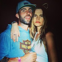 Behati Prinsloo-Adam Levine, pasangan suami istri yang sudah tiga tahun menikah ini sudah dikaruniai seorang anak. Sebelum menikahi Behati, Adam memang dikenal selalu naksir dengan model. Foto: Instagram