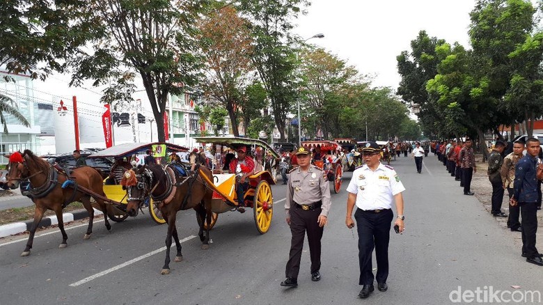 Begini Rekayasa Lalin Saat Kirab Kahiyang-Bobby di Medan Begini Rekayasa Lalin Saat Kirab Kahiyang-Bobby di Medan