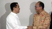 Ketua Umum Kadin Rosan Roeslani menyambut Kamrussamad. Pool/KAHMI.