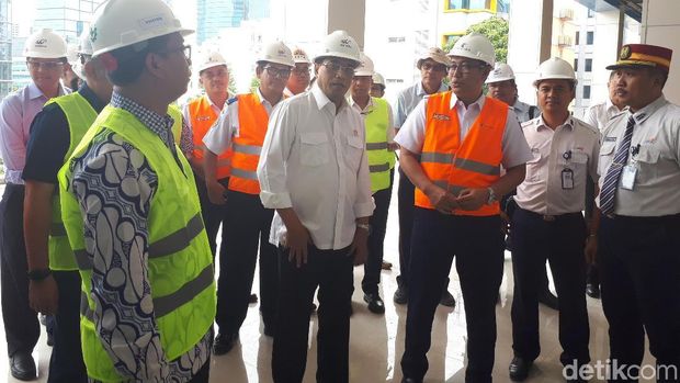 Menhub Tinjau Stasiun Kereta Bandara Sudirman Baru