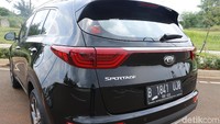 Mobil buatan Korea Selatan dinilai memiliki desain yang cocok untuk anak muda dan cukup menarik. Desain interior mobil Korea juga canggih. Bahkan disebut-sebut bertaburang fitur canggih tak kalah dengan mobil Jepang. Nilai lebih mobil buatan Korea adalah fitur tersebut di model mobil biasa.  Foto: Dina Rayanti