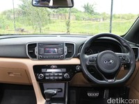Sensasi Mengendarai SUV Berdesain ala Jet Tempur