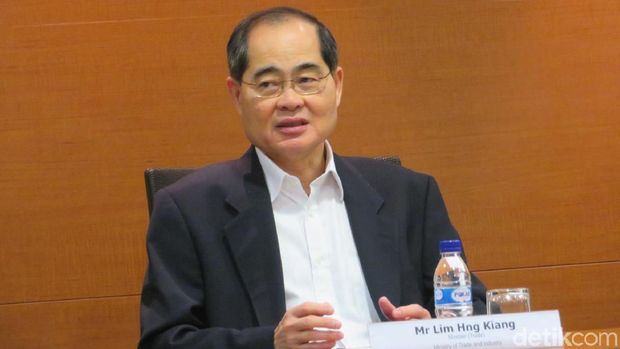 Ritel RI Berguguran, Bagaimana di Singapura?