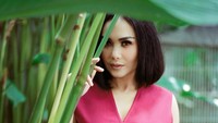 Siapa yang tak kenal penyanyi senior bersuara merdu, Yuni Shara? Tampilannya di usia 45 tahun ini masih tetap cantik dan terlihat awet muda. Apa rahasianya ya? Foto: Instagram/@yunishara36