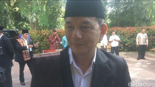 Paman Bobby, Doli Siregar / 