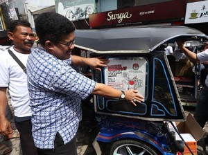 KPU Sulsel Pasang Stiker Ayo ke TPS di Ratusan Becak Motor