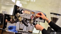 Monogram Asia Space Jakarta ini juga menawarkan pengalaman baru bagi pecinta fotografi, travelling dan fine art dari semua genre, format, kelompok usia yang tentunya juga ditemani secangkir kopi nikmat yang bisa dinikmati. 