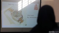 Ada 37 barang rampasan kasus korupsi yang laku terjual dalam pelelangan yang dilakukan KPK.
