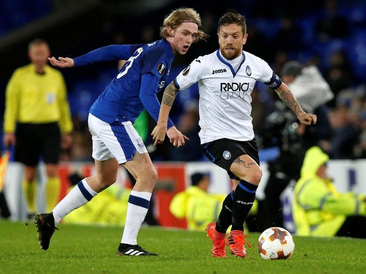 Everton Hancur Lebur di Kandang