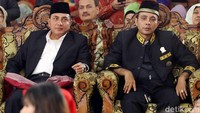 Panglima Kostrad Letjen Edy Rahmayadi juga hadir dalam prosesi adat pernikahan Kahiyang Ayu dan Bobby Nasution.