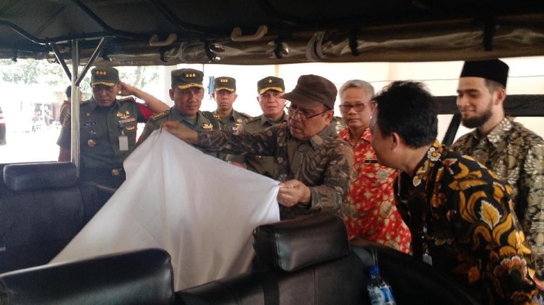Mobil Listrik Motif Ulos untuk Jokowi Diperiksa Mensesneg Mobil Listrik Motif Ulos untuk Jokowi Diperiksa Mensesneg