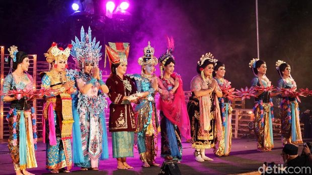 Didik Nini Thowok dan Tim Buka Kulon Progo Festival 2017
