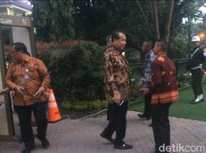 Chairul Tanjung Hadiri Prosesi Adat Nikahan Kahiyang-Bobby