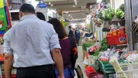 Pasar ini berupa bangunan bertingkat dengan dua lantai. Areanya tidak begitu luas.