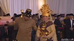 Momen Kahiyang dan Bobby Manortor di Depan Raja
