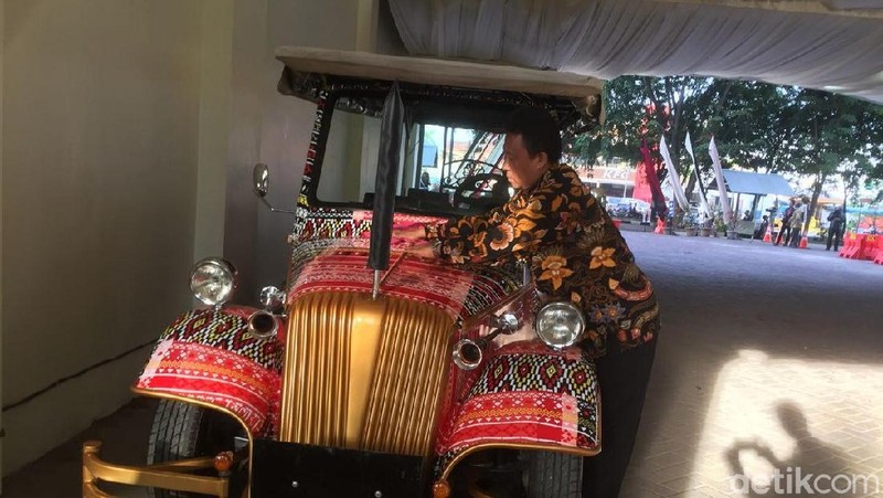 Unik Ini Mobil Bermotif Ulos Yang Bakal Ditumpangi Jokowi Di