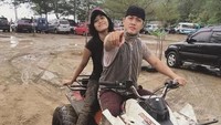 Dirly sebelumnya menikah dengan Celine Evangelista namun bercerai. Foto: Instagram/dirlydavesompie