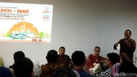 Hadir sebagai pembicara dalam diskusi tersebut, antara lain, Budi Setiyadi, Direktorat Jenderal Perhubungan Darat Kementerian Perhubungan, Bambang Prihartono, Kepala Badan Pengelola Transportasi Jabodetabek (BPTJ) Kementerian Perhubungan, Budi Kaliwono, Direktur Utama PT. Transportasi Jakarta (Transjakarta), Deddy Herlambang, Peneliti Institut Studi Transportasi (INSTRAN), Agung Wicaksono, Direktur Operasi dan Pemeliharaan PT. MRT Jakarta, dan Muhammad Nurul Fadhila, Direktur Utama PT. Kereta Commuter Indonesia.