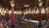 Ruang auditorium di Harrow School di mana Churchill yang kembali sebagai perdana menteri pada tahun 1941, membuat pidato yang terkenal. Jangan pernah menyerah. Jangan pernah menyerah. Jangan pernah, jangan pernah, jangan pernah, kata dia (Dok. CNN Travel)