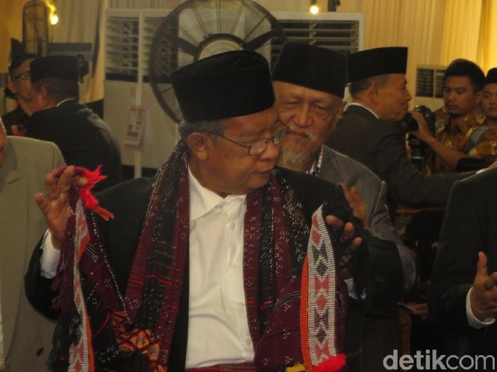Horas! Darmin Nasution Tutup Manortor Kahiyang-Bobby Sesi Pertama
