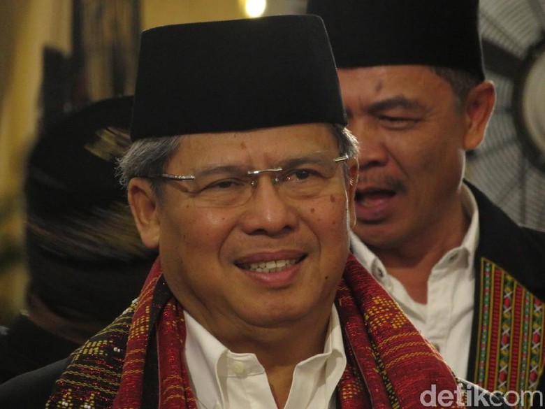 Todung Tegaskan Tak Pernah Bicara Ahok Ketua Tim Ibu Kota Baru Todung Tegaskan Tak Pernah Bicara Ahok Ketua Tim Ibu Kota Baru