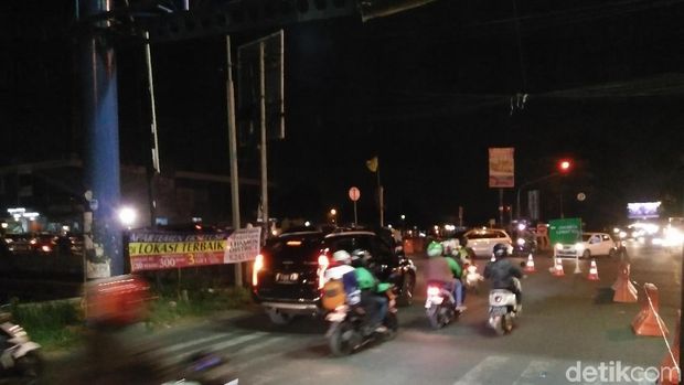 Macet, Lalin Bekasi Arah Jakarta Dialihkan ke Tol Becakayu