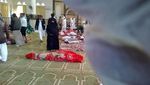 Foto: 184 Orang Tewas Dalam Ledakan Bom di Masjid Mesir