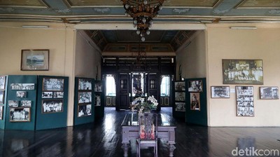 Melihat Cagar Budaya Rumah Tjong A Fie