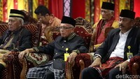 Sidang ini bertujuan untuk membahas gelar yang akan diberikan ke Kahiyang dan Bobby.