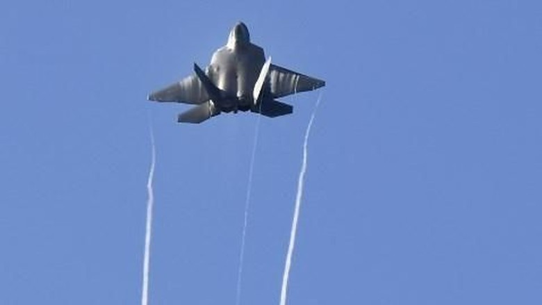 AS Cegat Pesawat Pengebom dan Jet Tempur Rusia di Pantai Alaska AS Cegat Pesawat Pengebom dan Jet Tempur Rusia di Pantai Alaska
