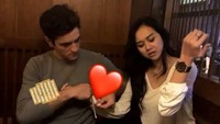 Aura Kasih dan Lucho juga terlihat liburan bersama di Lembang. Foto: Instagram/luchomoroz