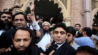Ulama Pakistan Hafiz Saeed dituduh oleh Amerika dan India sebagai dalang teror di Mumbai, India tahun 2008. Foto: REUTERS/Mohsin Raza