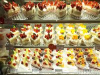 Ragam Cake dan Choux Jepang Berkualitas Kini Bisa Dinikmati di Chateraise