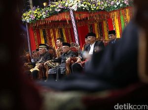 Sidang Adat Bahas Gelar untuk Kahiyang-Bobby