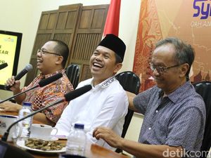 Novanto Disebut Gali Kuburan Golkar Bila Tak Bersedia Mundur