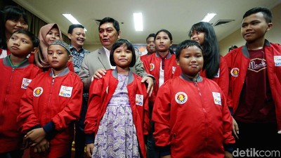 Utut Adianto Lepas 12 Pecatur Muda ke Malaysia